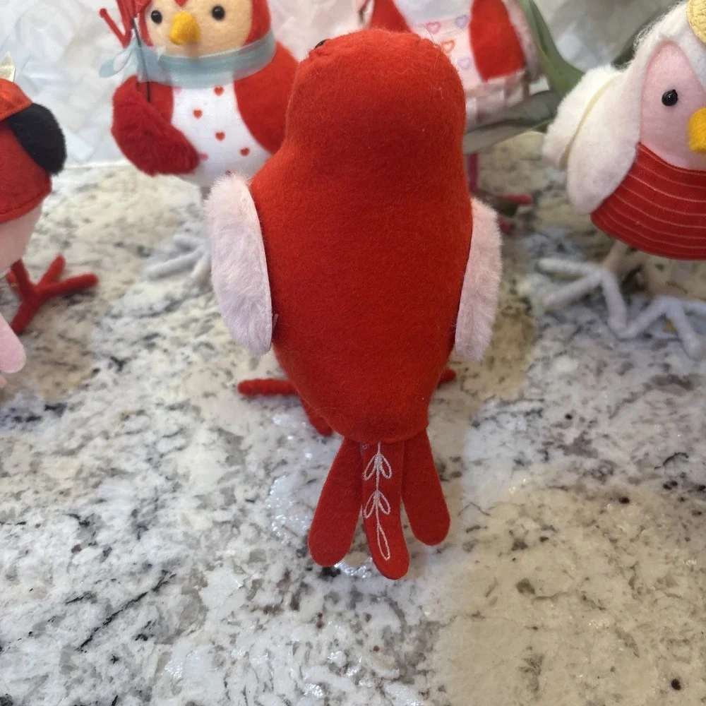 Target Spritz Featherly Friends Bird Valentines Day 2022-24 Queenie Kingsley Jet